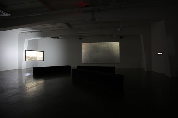 did i? (installation view), Hiraki Sawa  artclub1563, Seoul,  2011, photo © Hiraki Sawa